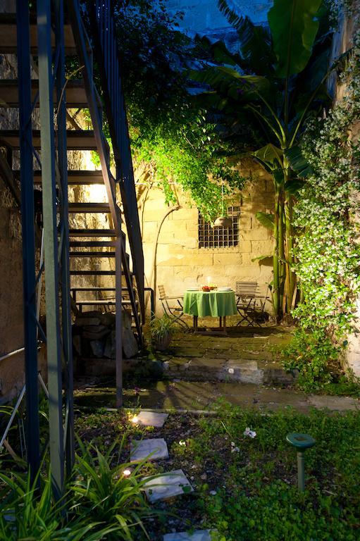 Casa D'Artista Suite & Garden Lecce Esterno foto